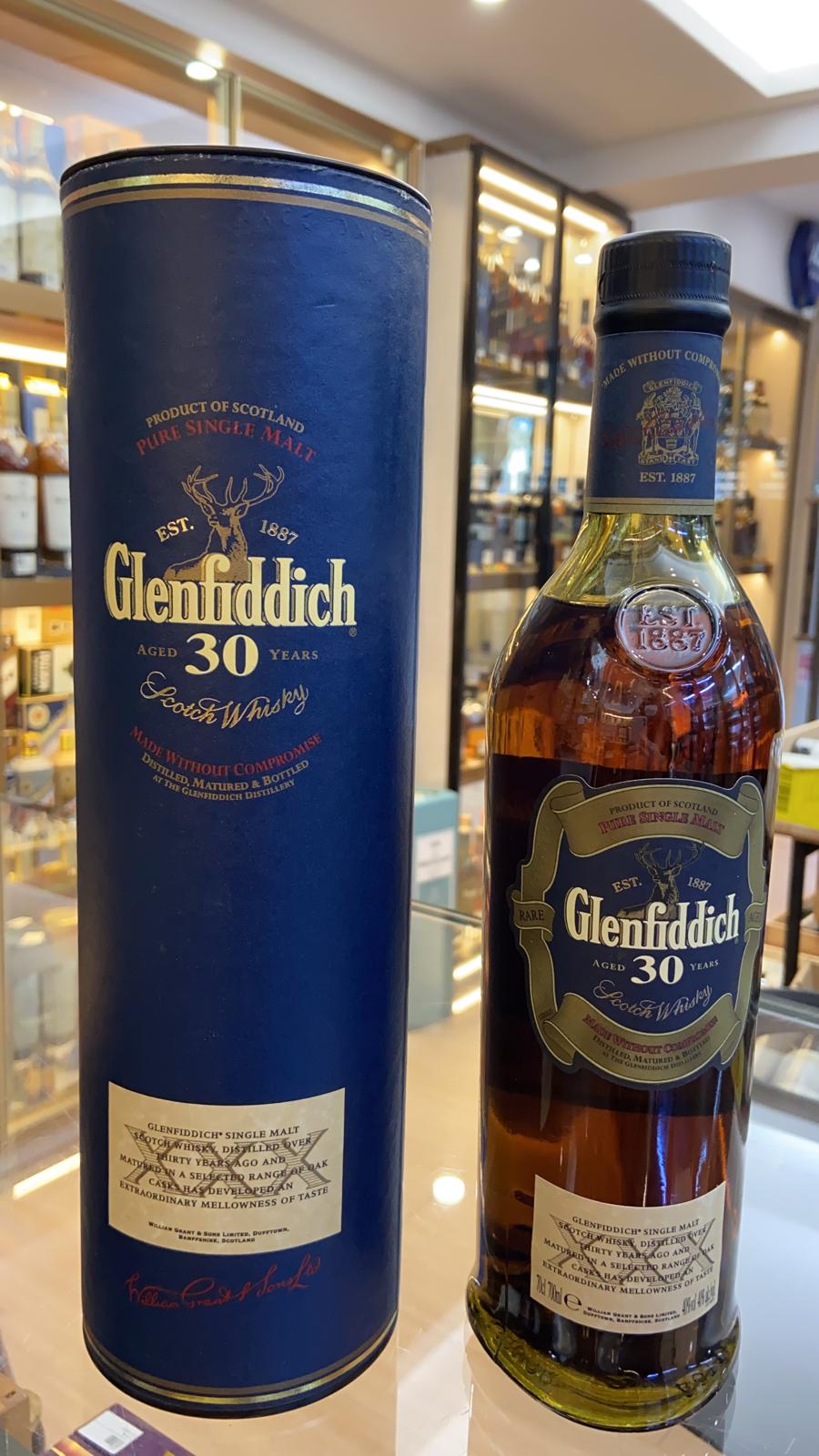 Glenfiddich 30 Year Old - Bottled 2009 - Old Packaging  70cl 40%